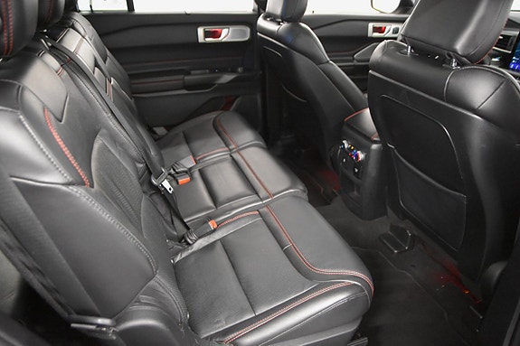 Ford Explorer 16 of 27
