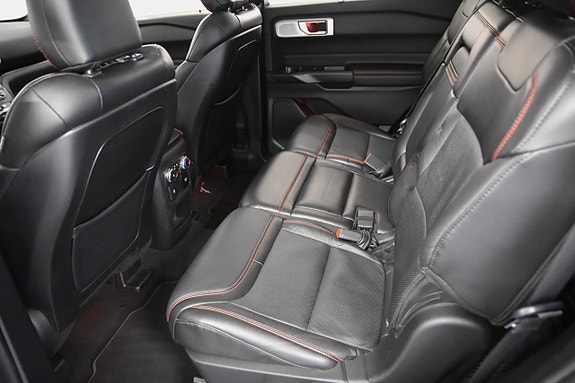 Ford Explorer 15 of 27