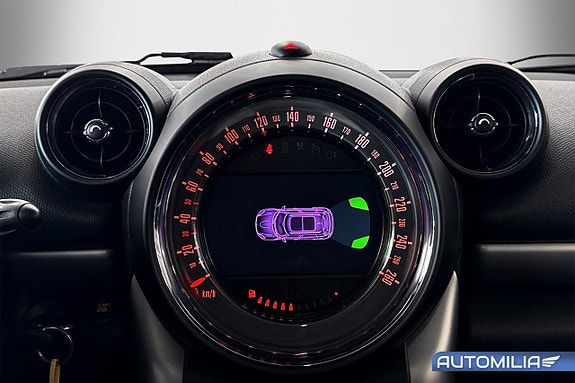MINI Countryman Cooper 8 of 18