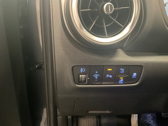 Hyundai Kona 17 of 22