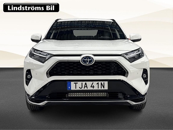 Toyota RAV4 10 of 23