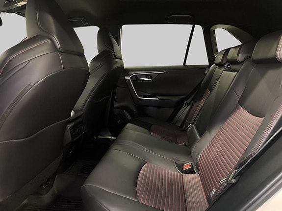 Toyota RAV4 11 of 23