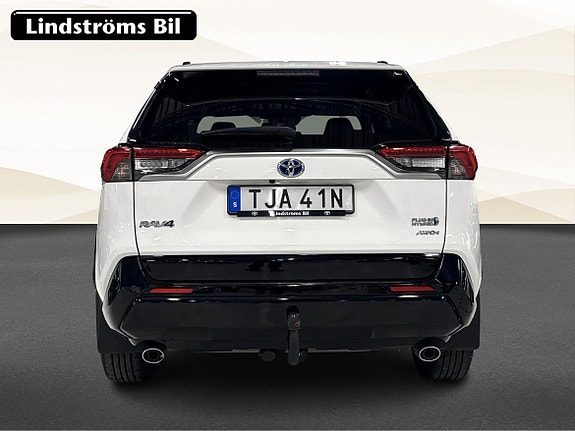 Toyota RAV4 8 of 23