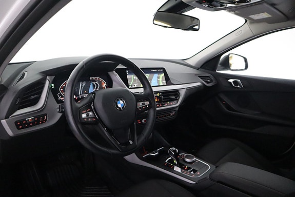BMW 118i 9 of 20
