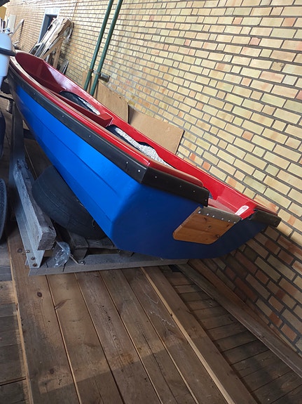 Nymålad båt säljes, 460Lång. Bredd 160. 3 of 3