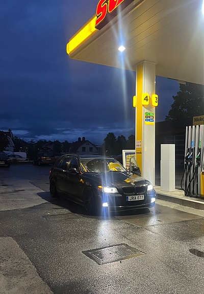 BMW 320d 4 of 4