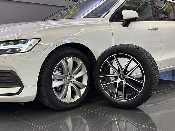 Volvo V60 3 of 24