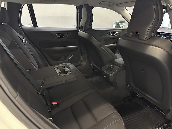 Volvo V60 14 of 24