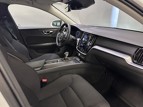 Volvo V60 10 of 24