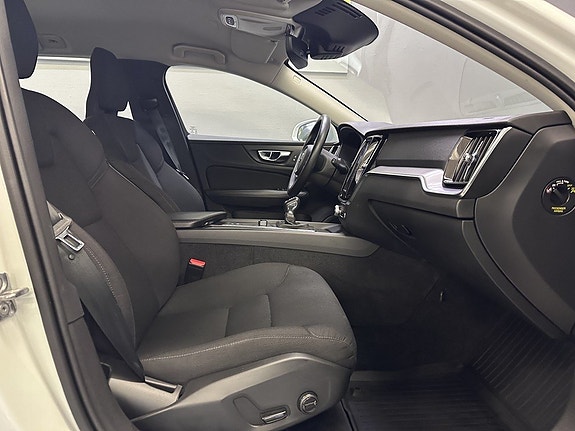 Volvo V60 11 of 24