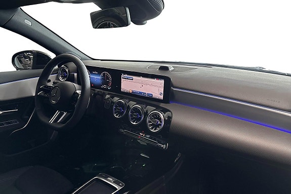 Mercedes-Benz A250 9 of 11