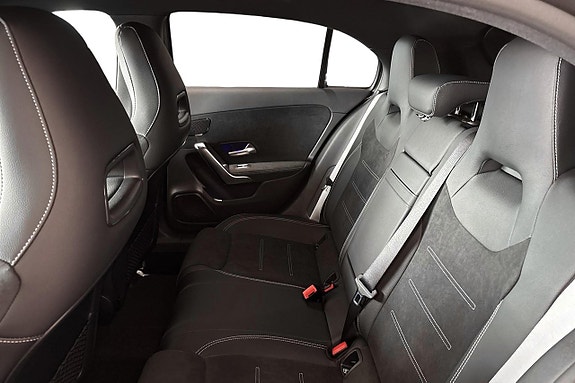 Mercedes-Benz A250 10 of 11