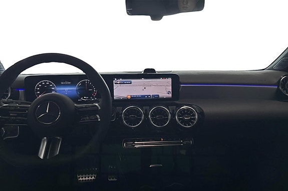 Mercedes-Benz A250 8 of 11