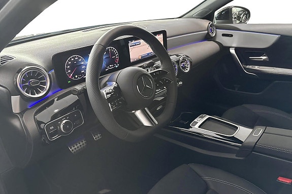 Mercedes-Benz A250 6 of 11