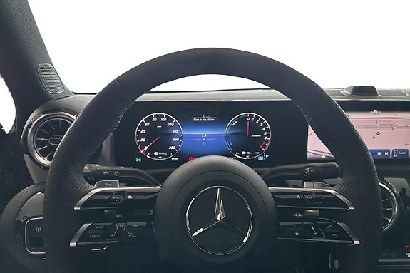 Mercedes-Benz A250 7 of 11