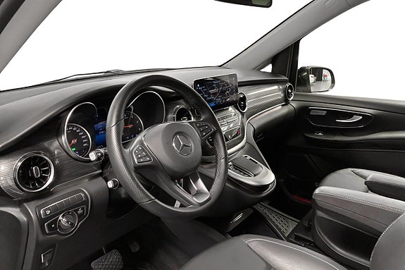Mercedes-Benz V250 6 of 11