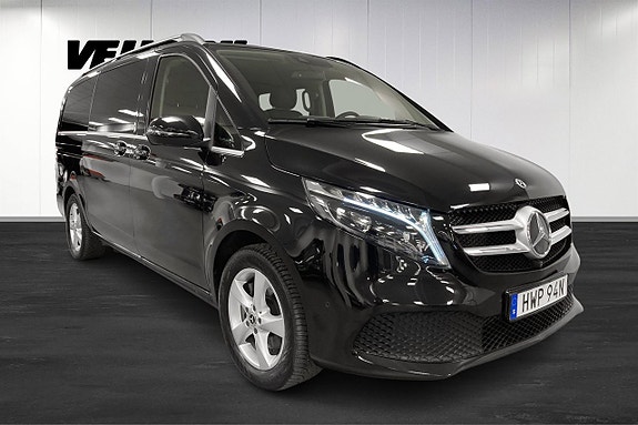 Mercedes-Benz V250 2 of 11
