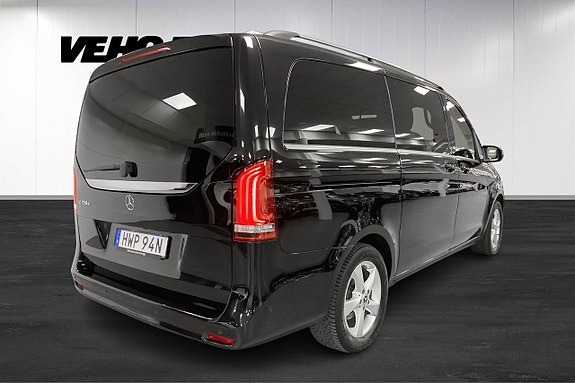 Mercedes-Benz V250 3 of 11