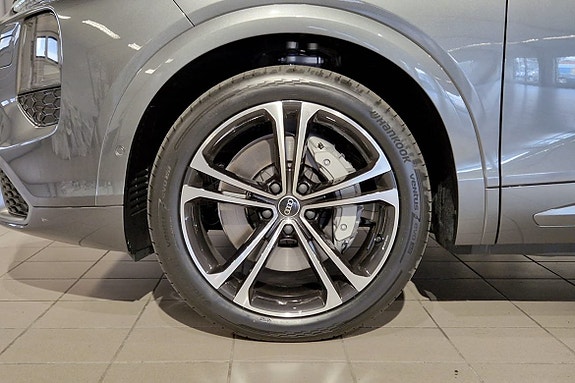 Audi Q7 3 of 25