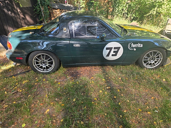 Mazda MX-5 4 of 9