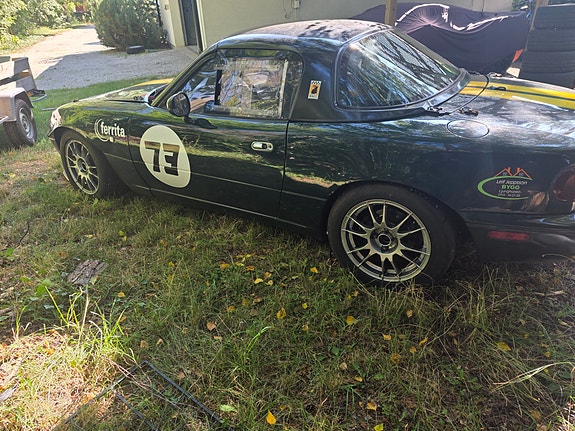 Mazda MX-5 7 of 9