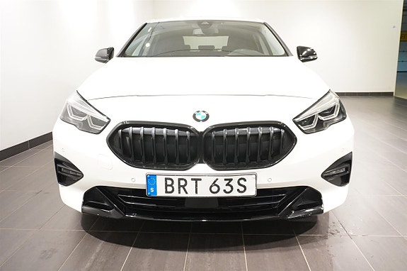 BMW 218d 3 of 13
