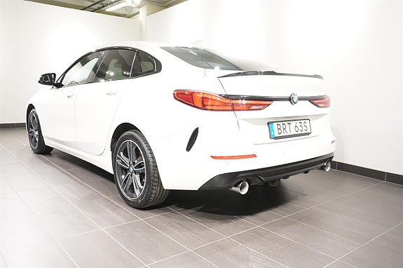 BMW 218d 6 of 13