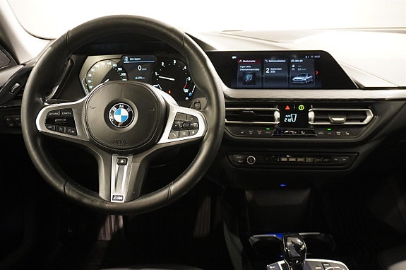 BMW 218d 11 of 13