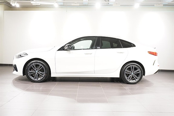 BMW 218d 5 of 13
