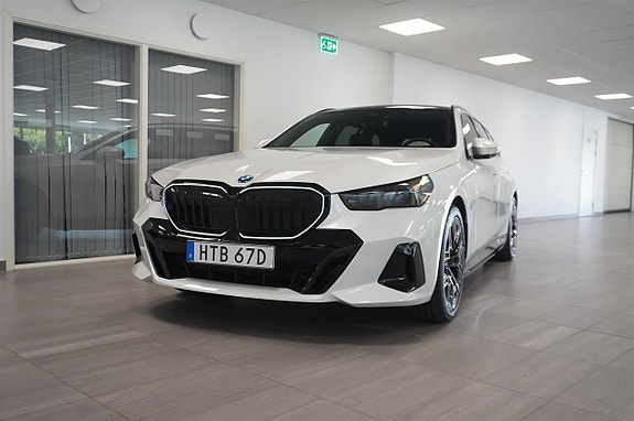 BMW 530e 2 of 18