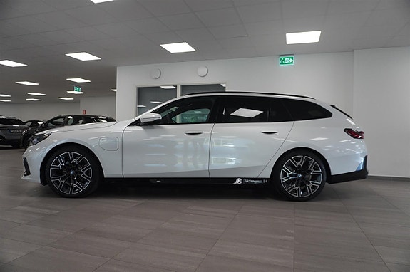 BMW 530e 5 of 18