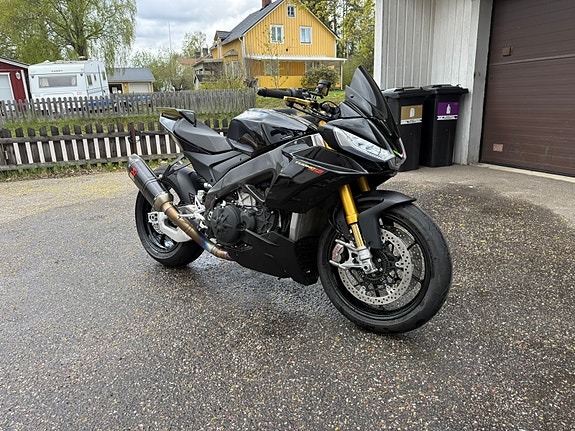 Aprilia TOUNO V4 FACTORY 3 of 5