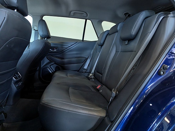 Subaru Outback 8 of 17