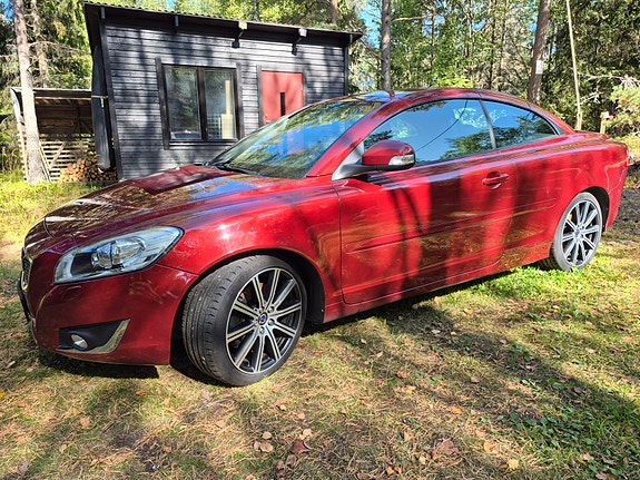 Volvo C70 2 of 9