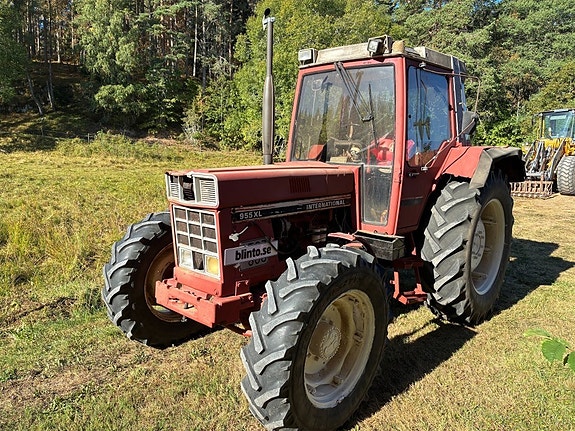 TRAKTOR 4WD INTERNATIONAL 955 AXL 4 of 6