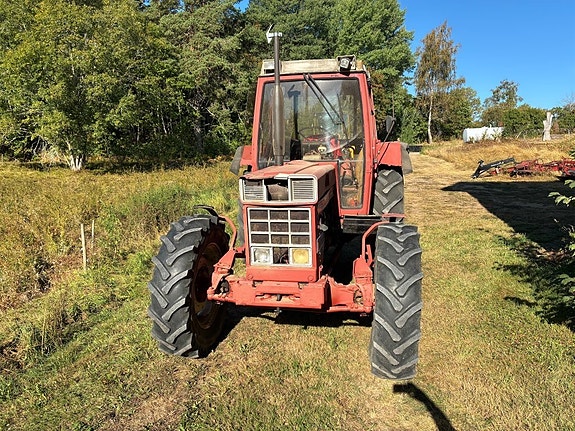 TRAKTOR 4WD INTERNATIONAL 955 AXL 6 of 6