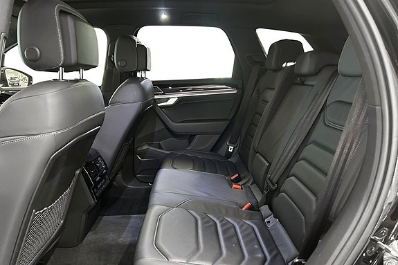 Volkswagen Touareg 6 of 8