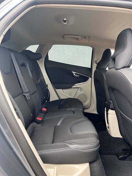 Volvo V40 18 of 23