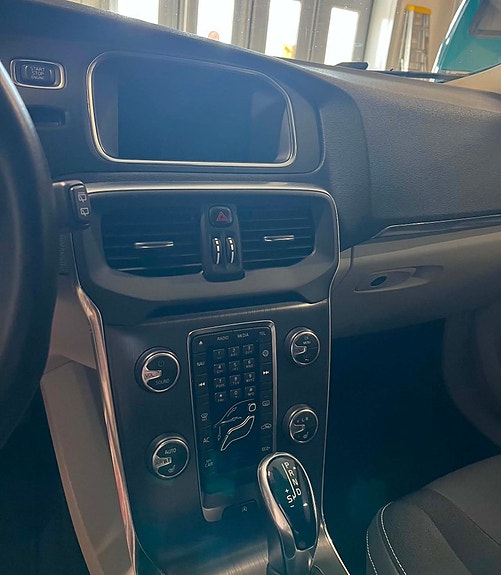 Volvo V40 8 of 23