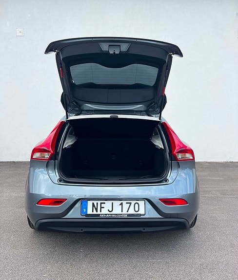 Volvo V40 22 of 23