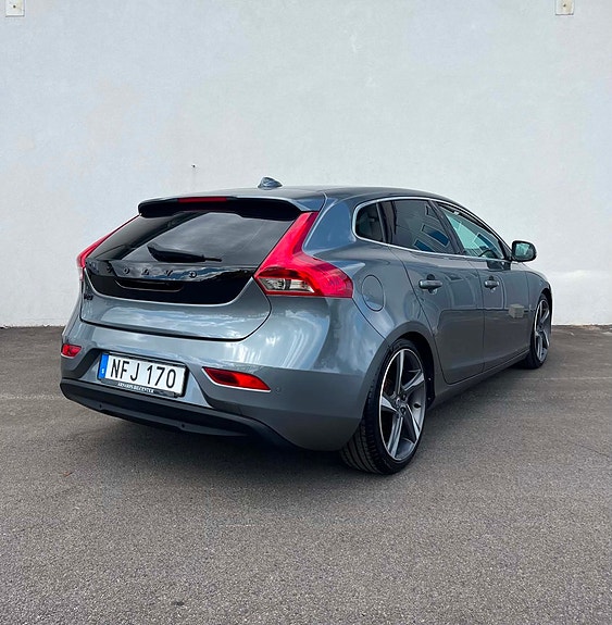 Volvo V40 20 of 23