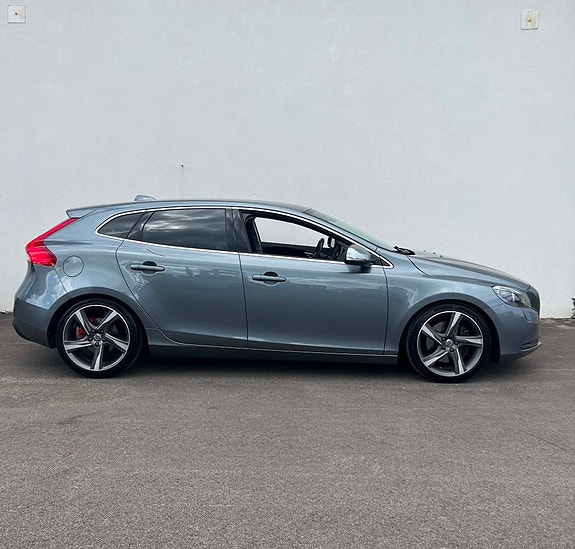 Volvo V40 16 of 23