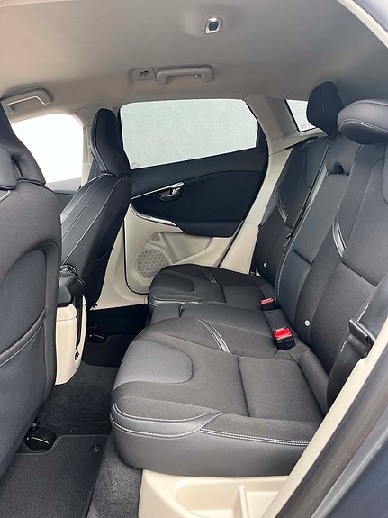Volvo V40 15 of 23