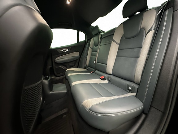 Volvo S60 17 of 30