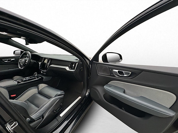 Volvo S60 16 of 30