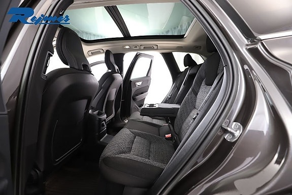 Volvo XC60 8 of 25