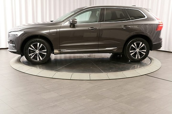 Volvo XC60 2 of 25