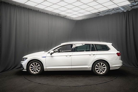 Volkswagen Passat 10 of 21