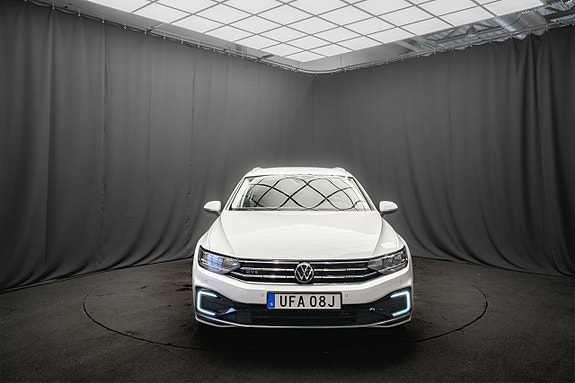 Volkswagen Passat 4 of 21