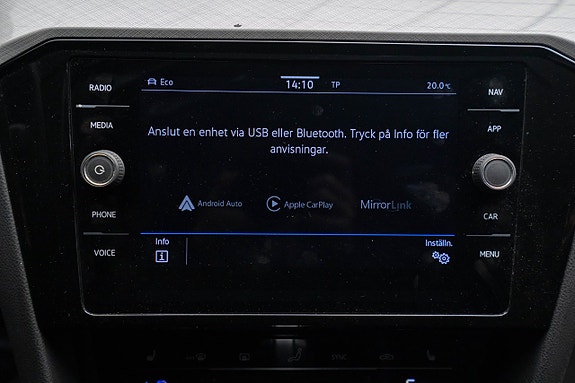 Volkswagen Passat 19 of 21